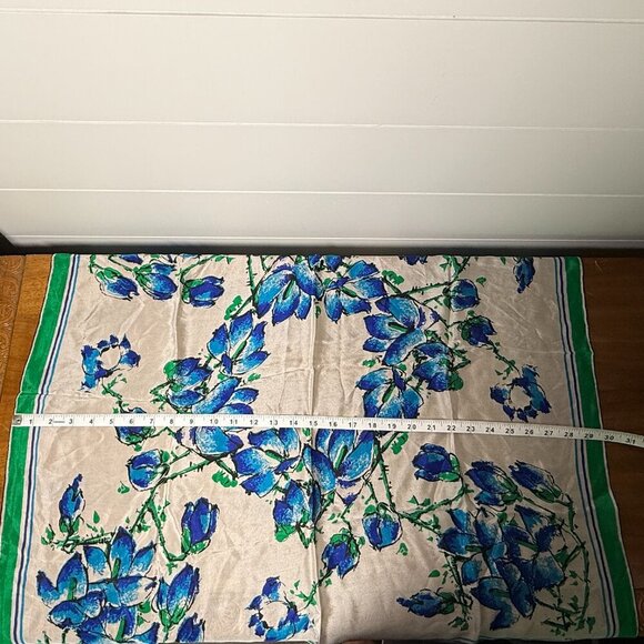 Vintage Scarves by Vera 100% Silk Hand Rolled Floral Blue, Green & White 30" SQ - Picture 6 of 8